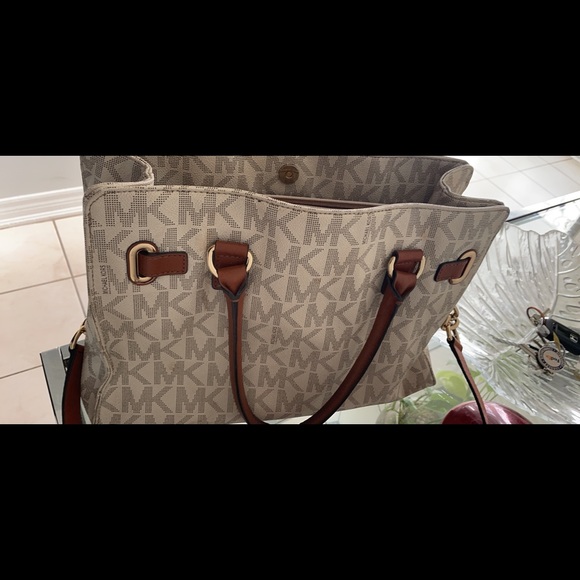 Micheal Kors bag - Picture 5 of 7